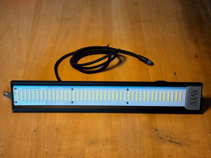 Migro Aray LED kweek- en groeilampen, Tuin en Terras, Kweekspullen, Zo goed als nieuw, Kweeklamp, Ophalen of Verzenden