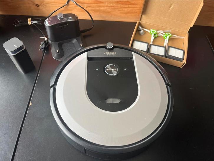 Robotstofzuiger Roomba i7, Elektronische apparatuur, Stofzuigers, Gebruikt, Robotstofzuiger, Reservoir, Ophalen