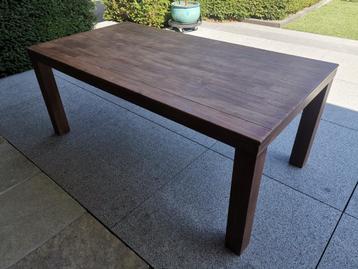 Tafel in massief hout beschikbaar voor biedingen