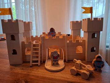 episch houten ridderkasteel,zonder draken, wel met katapult beschikbaar voor biedingen