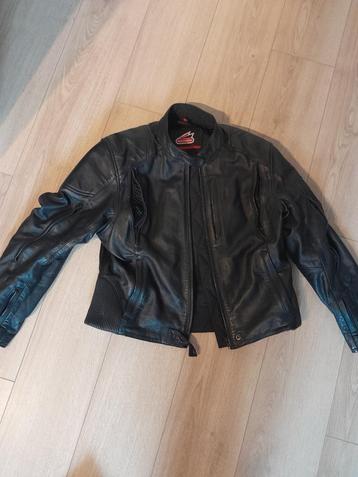 Lederen moto pak (broek en vest) beschikbaar voor biedingen