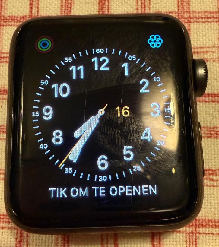 Apple Watch series 3, Bijoux, Sacs & Beauté, Montres connectées, Utilisé, iOS, Noir, Enlèvement ou Envoi