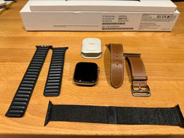 Apple Watch S8 stainless steel beschikbaar voor biedingen