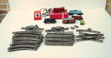 Lot van het merk TRIX - locomotieven + auto's + rails