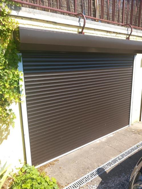 Porte de garage/volet, Doe-het-zelf en Bouw, Rolluiken, Nieuw, 150 tot 200 cm, 200 cm of meer, Bruin, Elektrische bediening, Ophalen