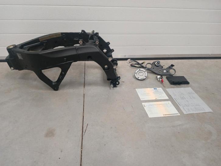 Yamaha R6 RJ15 Frame met kenteken 2008-2016, Motos, Pièces | Yamaha, Utilisé, Enlèvement