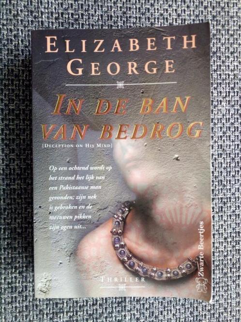 Elizabeth George- In de ban van bedrog (Thomas Lynley)- 2 ex, Livres, Policiers, Utilisé, Enlèvement ou Envoi