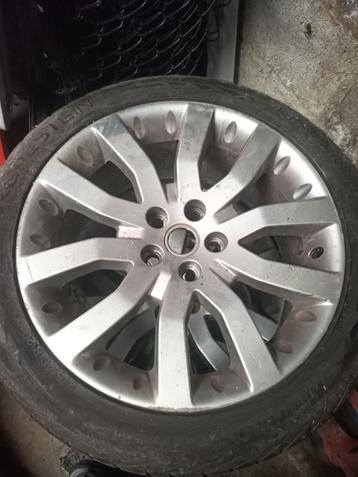 4 banden met velg Range Rover vredestein 275/40 r20 106v m+s