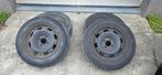 4 pneus neige avec jantes tole 15 pouces en très bon état. E, Autos : Pièces & Accessoires, Enlèvement, 15 pouces, Pneu(s)