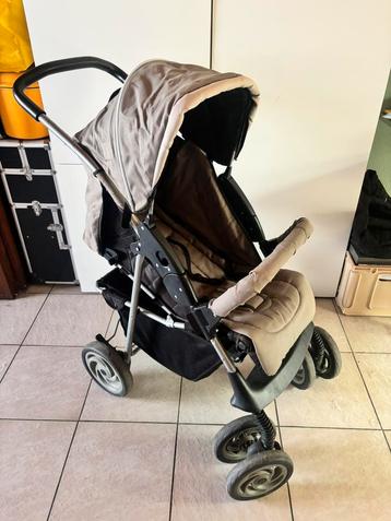 Beige kleurige buggy beschikbaar voor biedingen