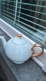 THEE pot  kan, Enlèvement, Or