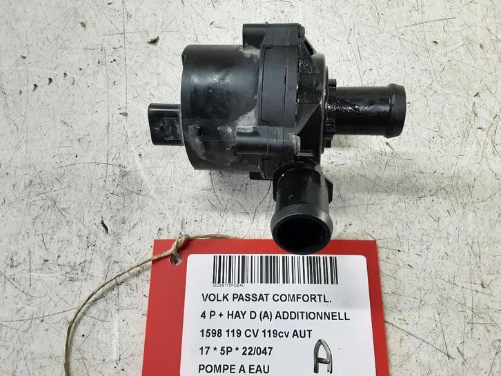 POMPE A EAU Volkswagen Passat (3G2) (5Q0965567J), Autos : Pièces & Accessoires, Climatisation & Chauffage, Volkswagen, Utilisé