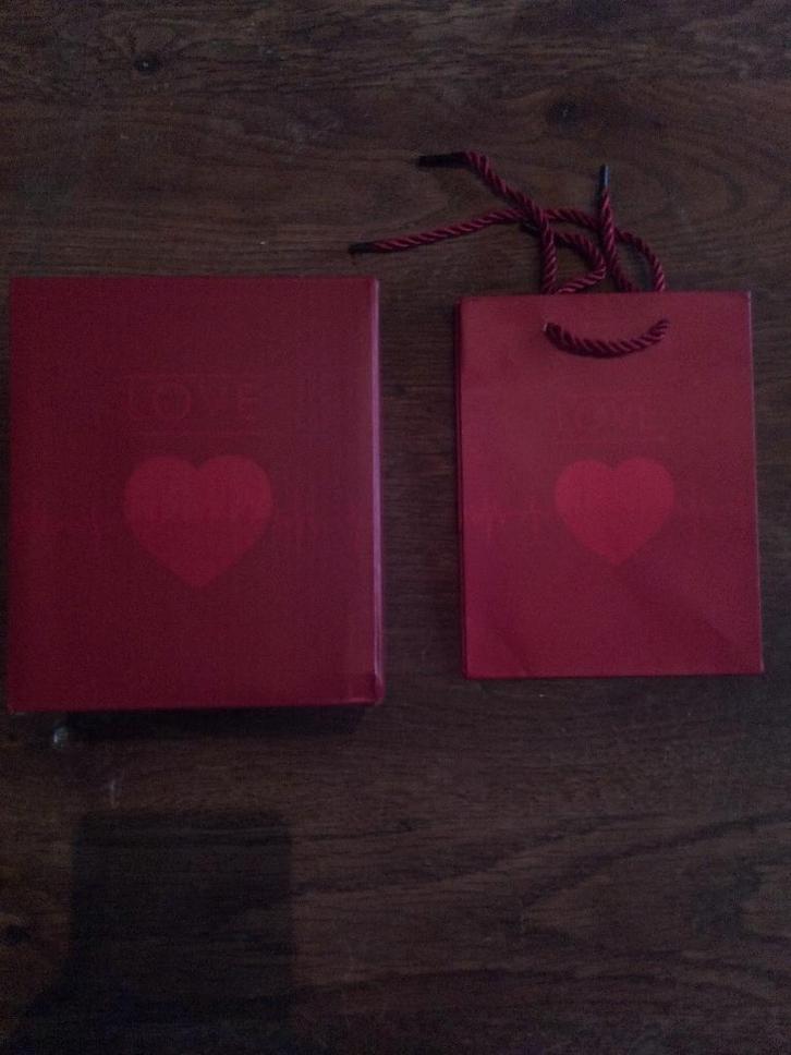 Pendentif en or (18K, inoxydable) en forme de coeurs, Bijoux, Sacs & Beauté, Pendentifs, Neuf, Or, Or, Cœur, Enlèvement