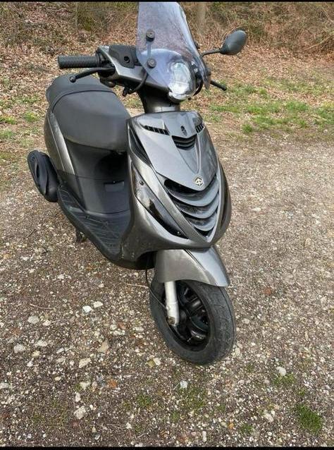 Piaggio zip, Fietsen en Brommers, Scooters | Piaggio, Zo goed als nieuw, Zip, Klasse A (25 km/u), Benzine, Ophalen of Verzenden