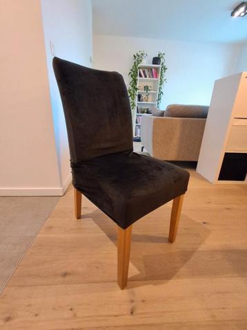 6 eetkamerstoelen beschikbaar voor biedingen