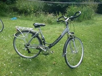 3 Btwin-fietsen in zeer goede staat, weinig gebruikt beschikbaar voor biedingen