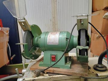 MEULE D AFFUTAGE OUTILS, Enlèvement, Utilisé, Banc de travail