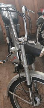Honda camino à remettre en route, Fietsen en Brommers, Brommers | Oldtimers, Ophalen