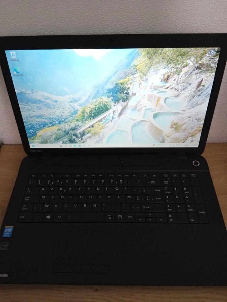 Laptop Toshiba Satallite C70, Informatique & Logiciels, Ordinateurs portables Windows, Utilisé, 17 pouces ou plus, SSD, Moins de 2 Ghz