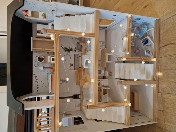 Maison de poupée en bois Petite Amélie, Collections, Maisons de poupées & Accessoires, Utilisé, Poupée, Enlèvement