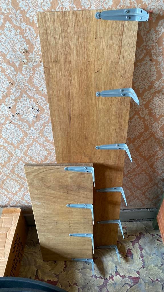 A donner 2 etageres bois avec equerres, Maison & Meubles, Enlèvement, Comme neuf