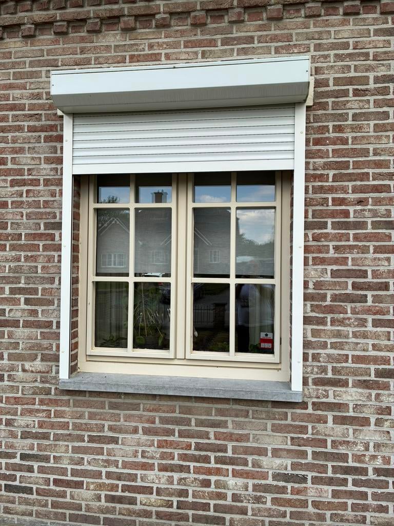 Volets auxiliaires, Bricolage & Construction, Volets, Fonctionnement électrique, 100 à 150 cm, Utilisé, Crème ou Beige