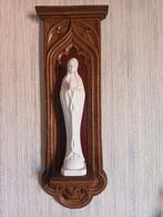 Lieve Vrouw beeld op eiken sokkel., Ophalen