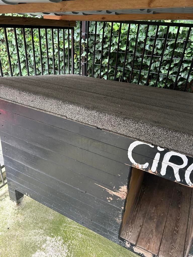 Geisoleerd honden hok, Ophalen, Zo goed als nieuw