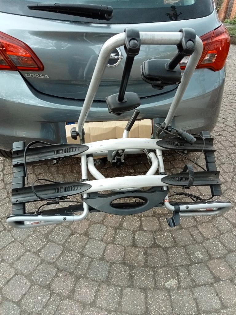 Fietsdrager Thule, Ophalen, 2 fietsen, Zo goed als nieuw, Trekhaakdrager