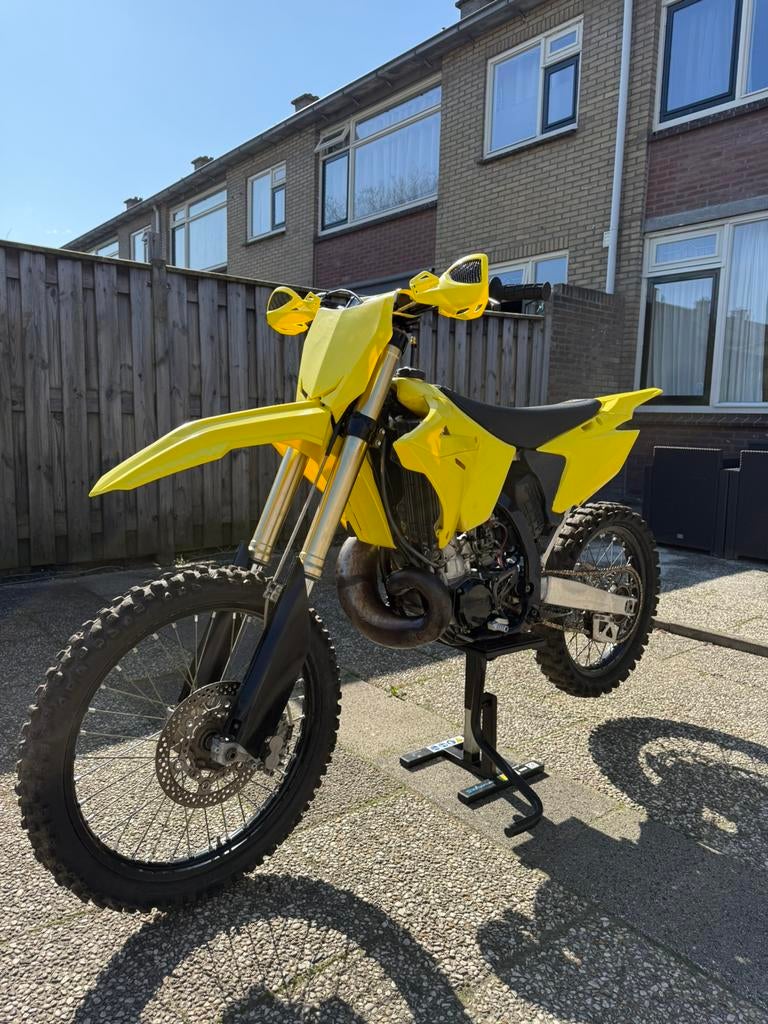 (2008) suzuki rm 250 cc 2 takt opnieuw opgebouwd !, Enlèvement, Comme neuf, Suzuki