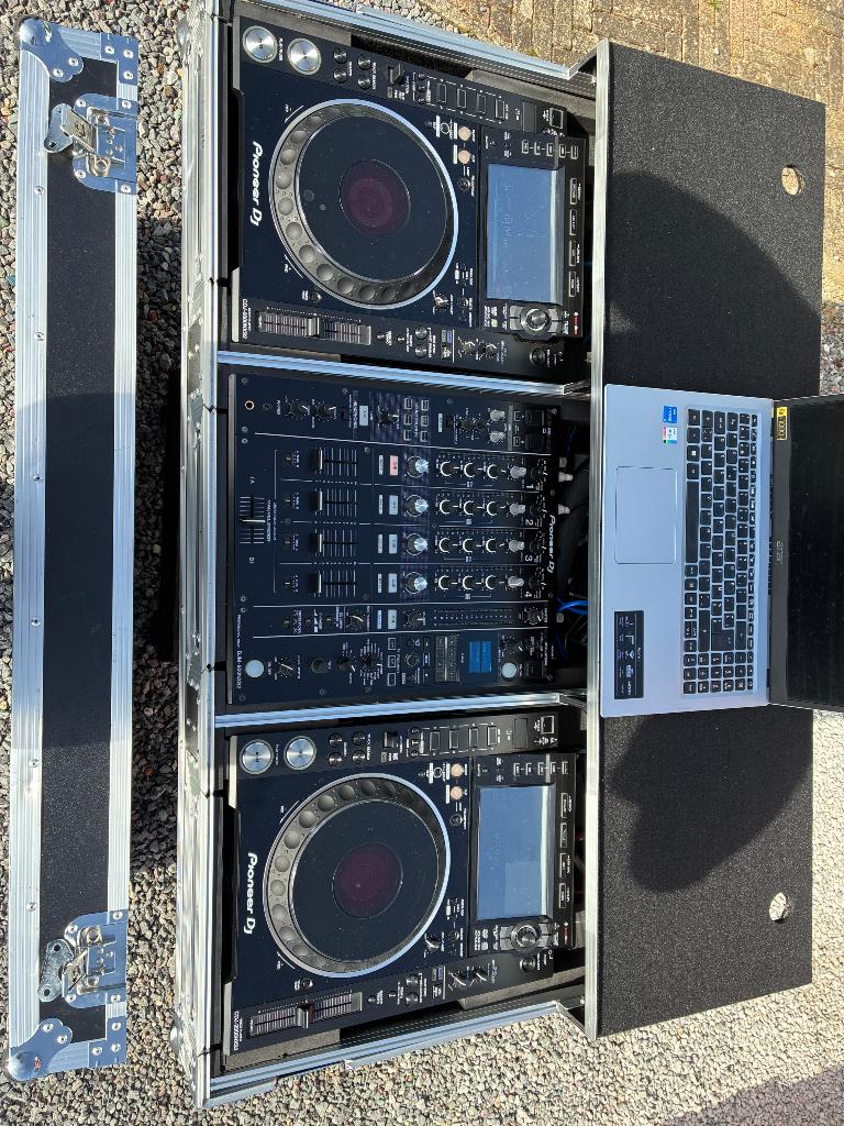 2x Pioneer CDJ2000NXS2 en 1x DJM900NXS2 in FC, Muziek en Instrumenten, Dj-sets en Draaitafels, Ophalen, Zo goed als nieuw, Dj-set