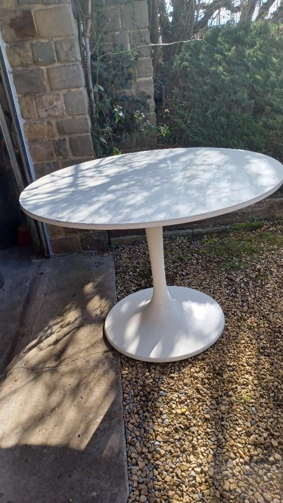 Table ronde Ikea, 100 à 150 cm, Quatre personnes, Rond, 100 à 150 cm