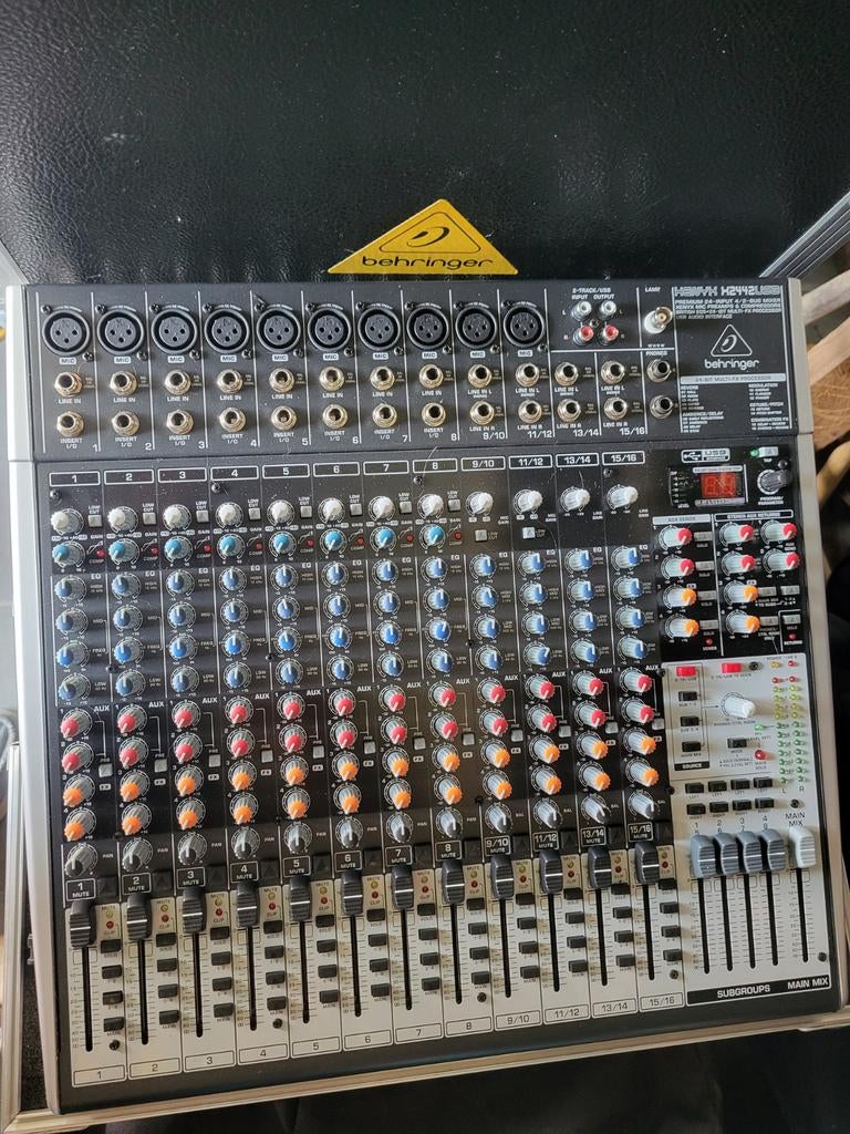 Begringer  mengpaneel  met opbergkist, Ophalen