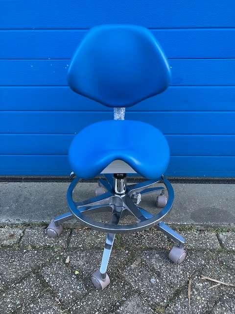 Behandelaar stoel zadelkruk met rugleuning en voetring, Enlèvement ou Envoi, Niet ingevuld, Niet ingevuld, Neuf