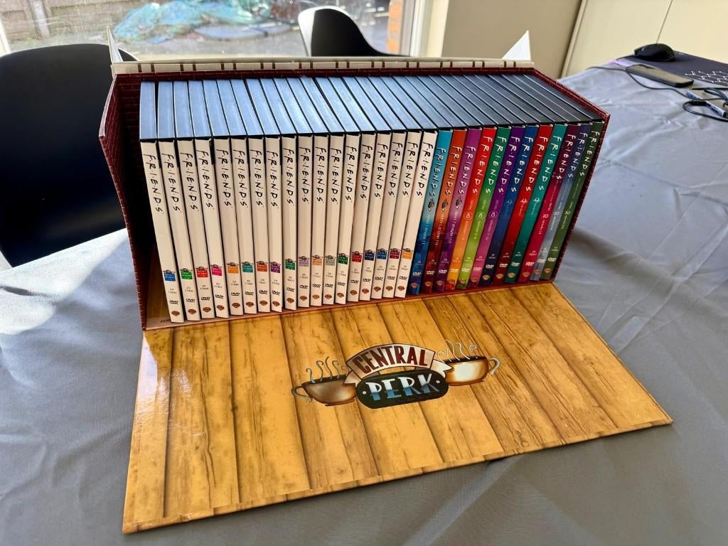 Coffret DVD Friends - 10 saisons, CD & DVD, DVD | TV & Séries télévisées, Enlèvement ou Envoi