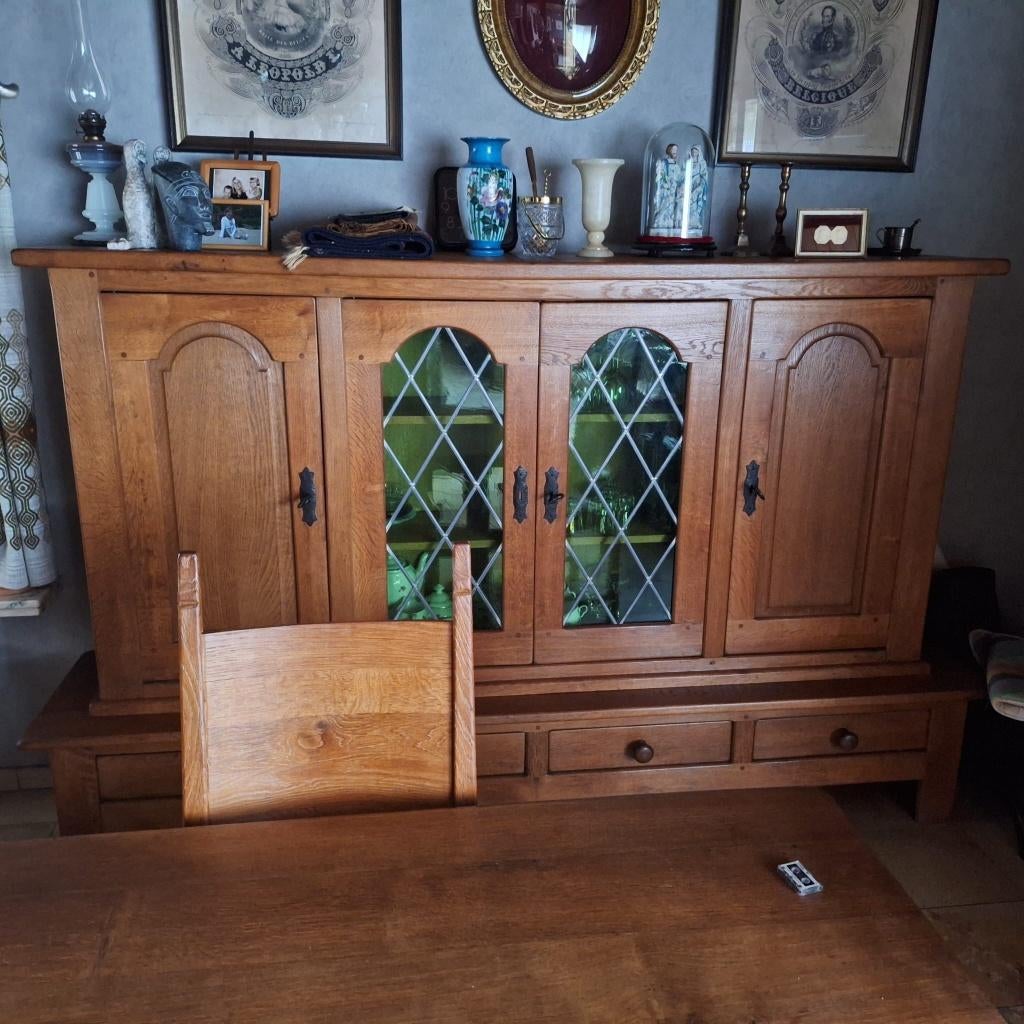 Eetkamerkasten, Ophalen