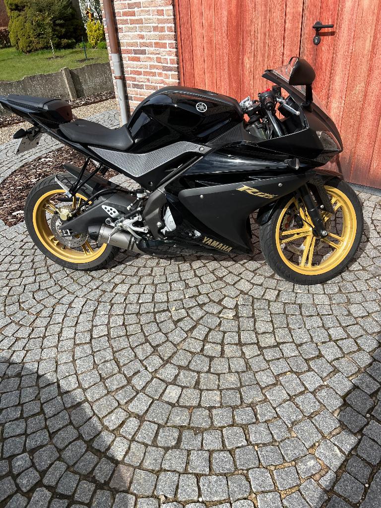 Yamaha YZF-R125, 125 cm³, Échappement sport, Manuelle, Sport