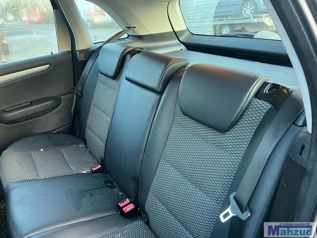 MERCEDES B KLASSE W245 half leer interieur stoel 2005-2011, Gebruikt, Mercedes-Benz AG, Mercedes-Benz, Mercedesstrasse 120
70372  Stuttgart, DE