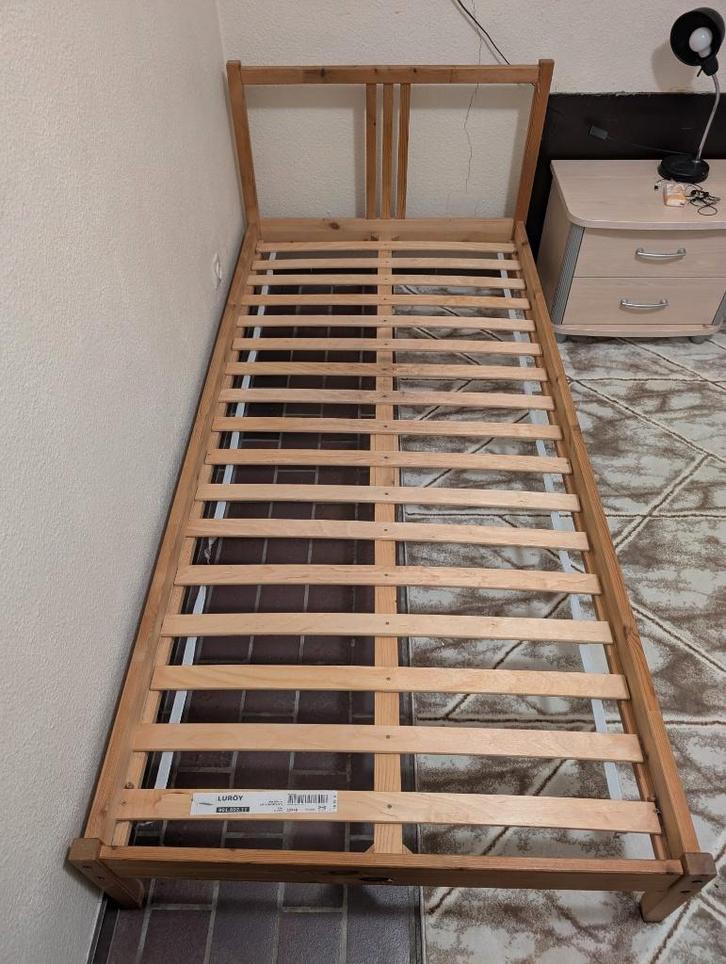 Eenpersoonsbed 90x200 met lattenbodem, Huis en Inrichting, Slaapkamer | Bedden, Zo goed als nieuw, Eenpersoons, 90 cm, 200 cm