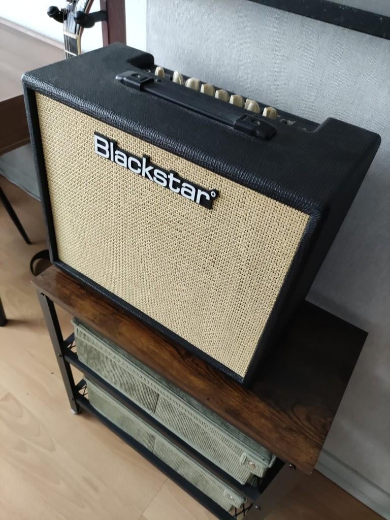 Ampli transistor Blackstar Debut 50r, Muziek en Instrumenten, Versterkers | Bas en Gitaar, Ophalen, Zo goed als nieuw, Gitaar