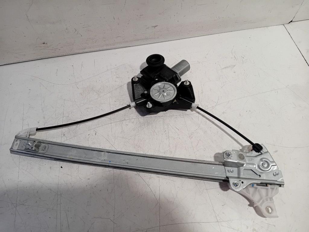 Raammechaniek elektrisch rechts voor Toyota Yaris, Onderdelen@venauto.nl, Van der Ven Autorecycling B.V., Gebruikt, Ettenseweg 76, 4706 PB Roosendaal, The Netherlands