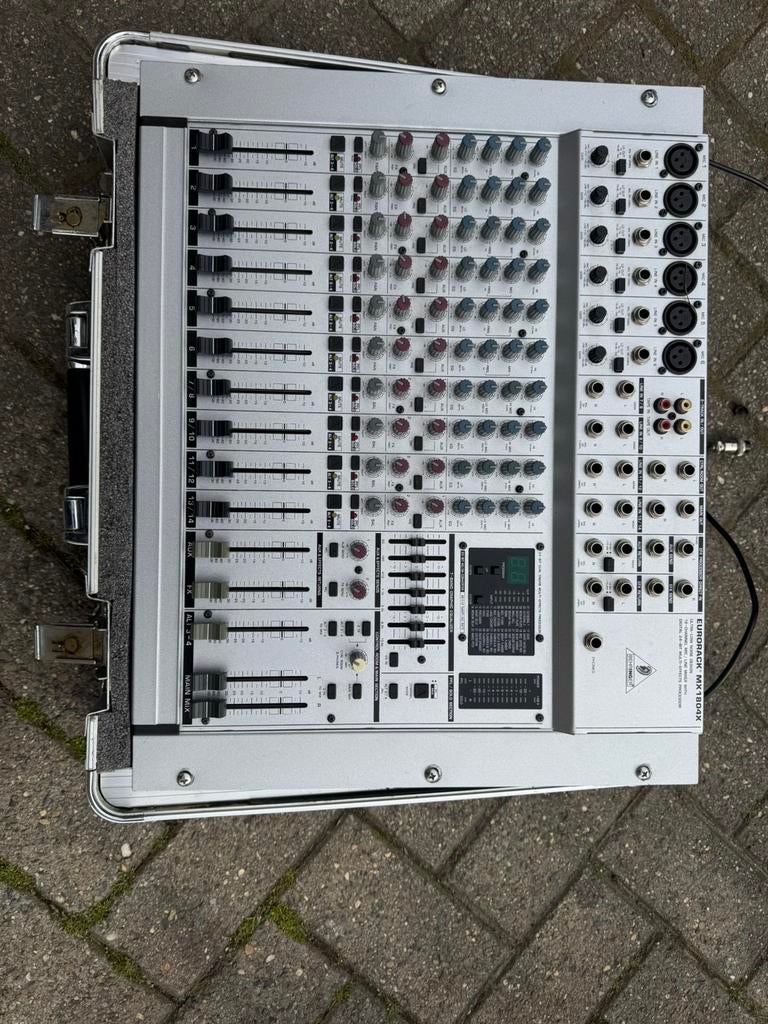 Table de mixage Behringer mx 1804x en flightcase, Ophalen, Gebruikt