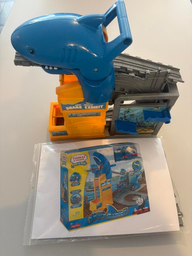 Thomas en friends shark exhibit, Enfants & Bébés, Jouets | Thomas le petit Train, Enlèvement, Utilisé