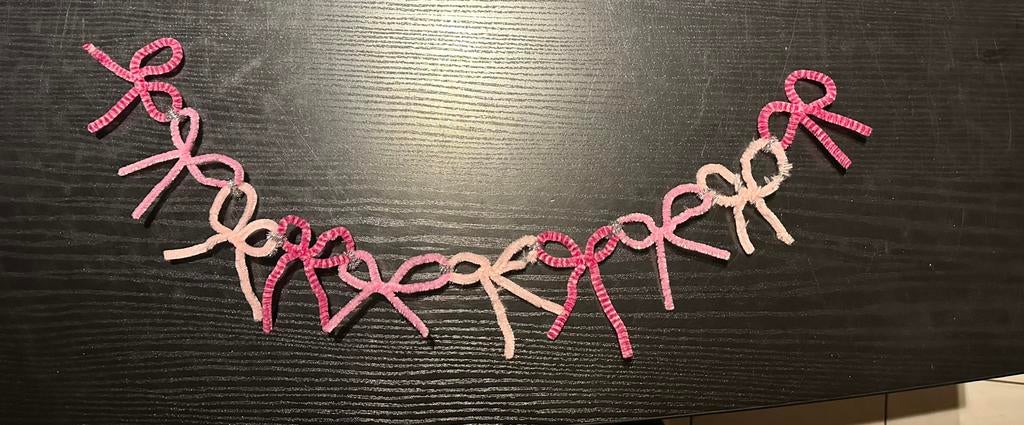 Roze strikjes slinger, Hobby en Vrije tijd, Ophalen, Nieuw, Knutselwerk