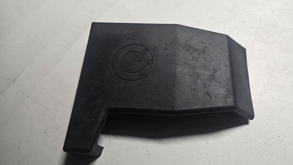 Afdekkap gasklephuis M40 BMW 3 / 5 serie E30 E34 13541715399, -, Origine de la pièce connue, Utilisé, -