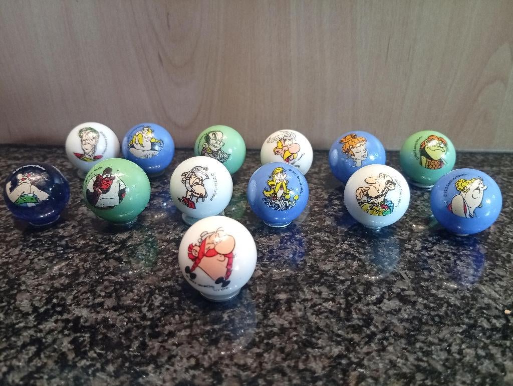 13 billes Astérix (vente à la pièce ou en lot)., Enlèvement ou Envoi, Astérix et Obélix, Neuf, Livre ou Jeu