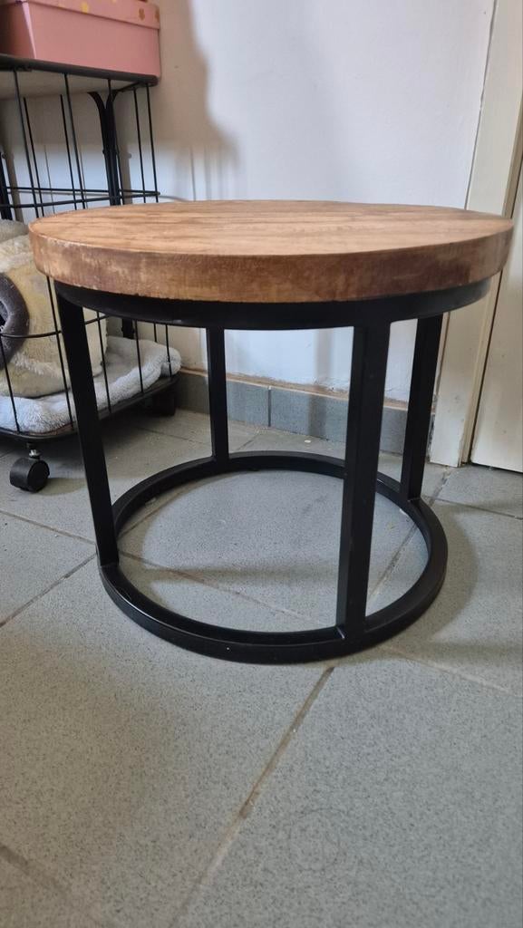 Bijzet tafeltje, Enlèvement