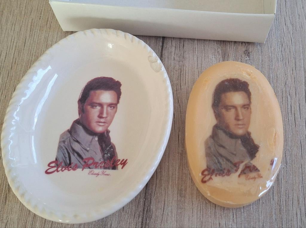 Vintage zeepbakje met originele zeep Elvis lichte schade, Verzamelen, Ophalen of Verzenden, Gebruikt, Gebruiksvoorwerp