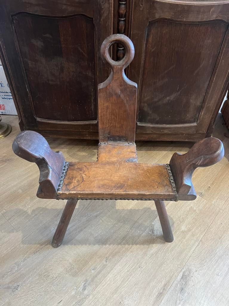 Chaise de moine tres bon état., Antiquités & Art, Enlèvement