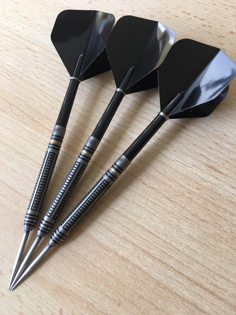 Winmau Zinati darts 22 gram, Sport en Fitness, Ophalen of Verzenden, Gebruikt, Pijlen